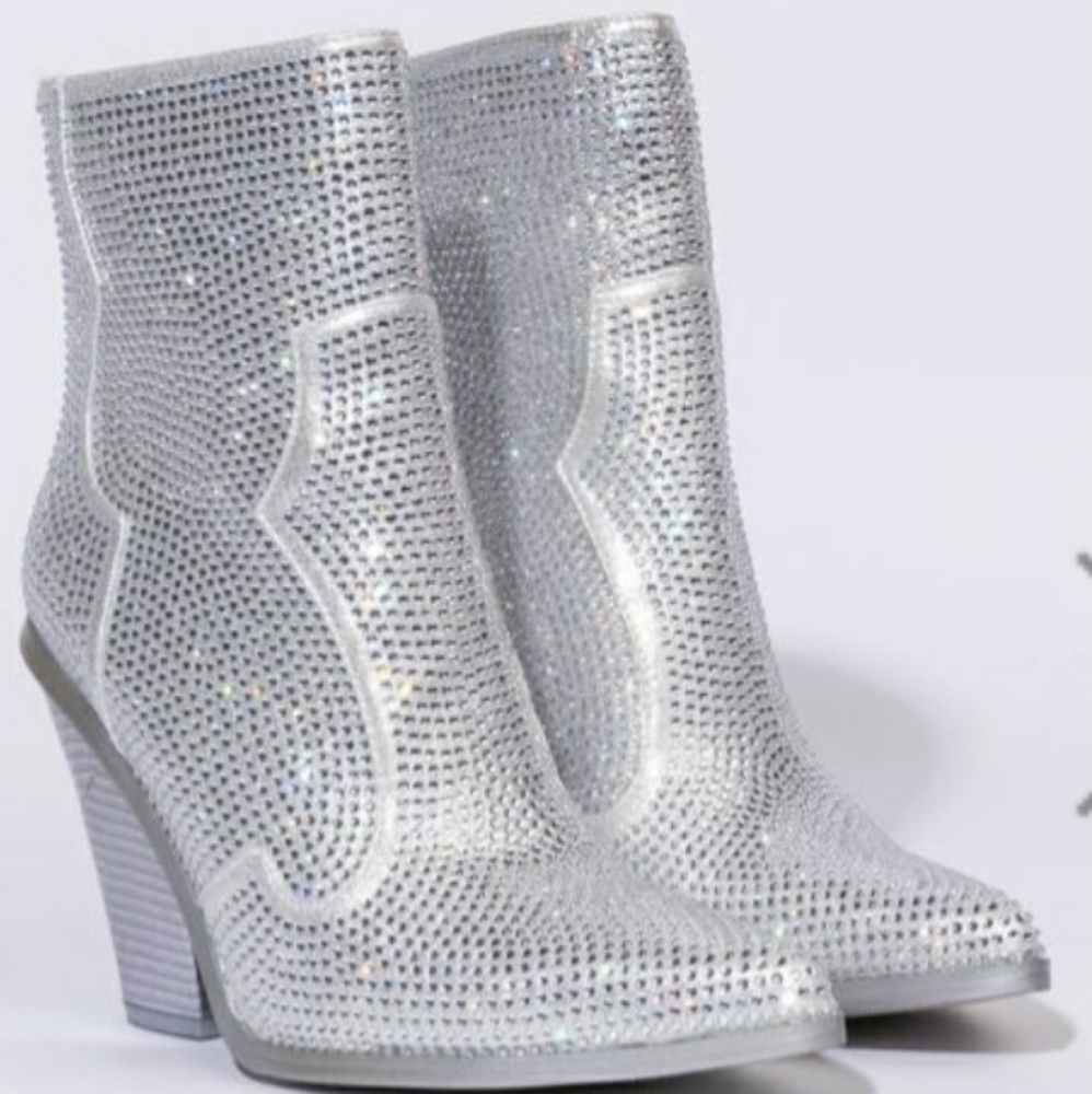 NIB Silver Rhinestone Boots - Picture 3 of 5